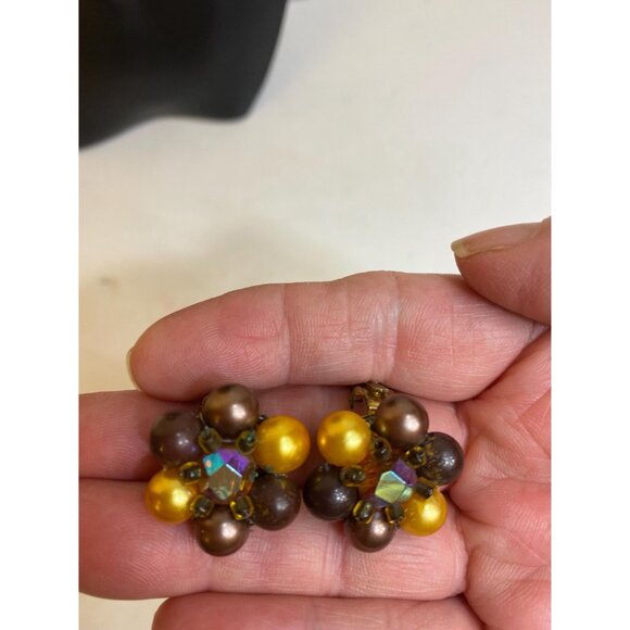 Mid-Century Cluster Earrings: Aurora Borealis Faceted Bead Surrounded by Black, - Picture 7 of 7